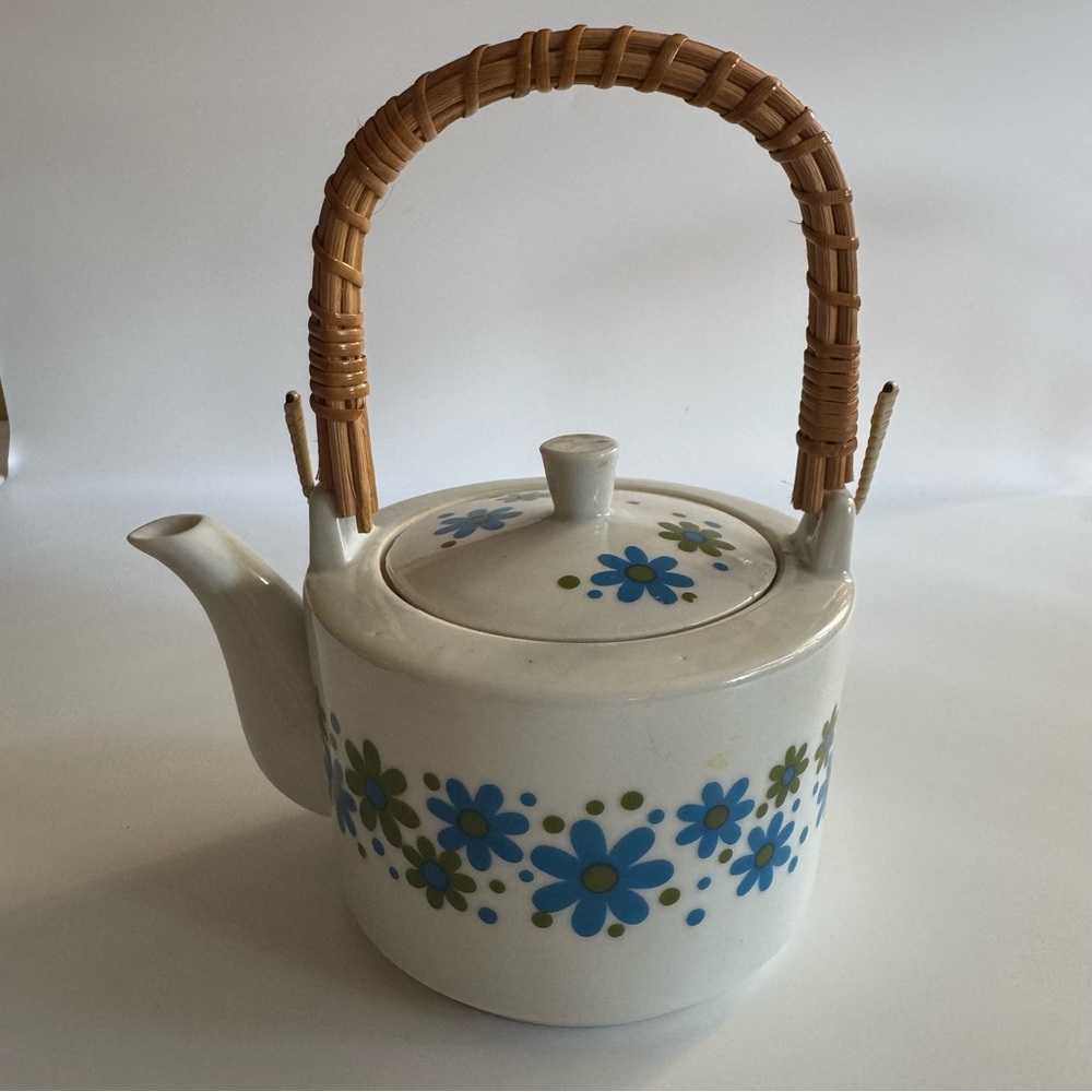 Vintage Takahashi Porcelain Teapot Bamboo‎ Handle Japanese 1960s